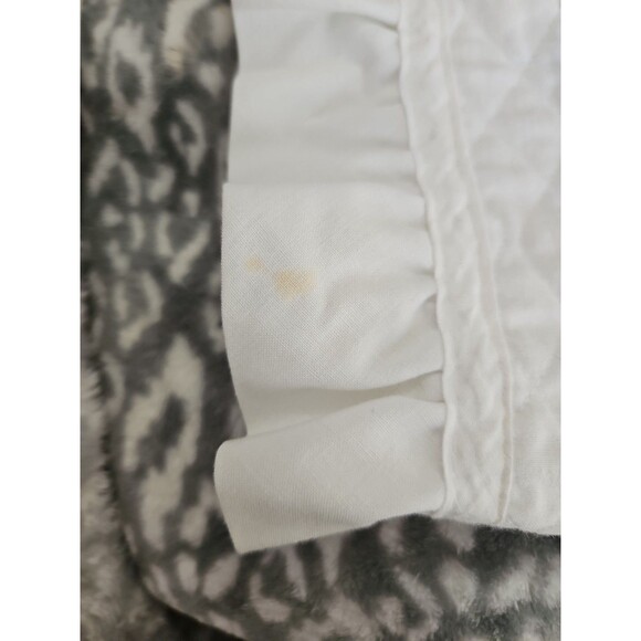 Handmade Baby Blanket Embroidered Cross Stitch Bunnies Ruffled Edge 42" X 33" - Picture 15 of 15